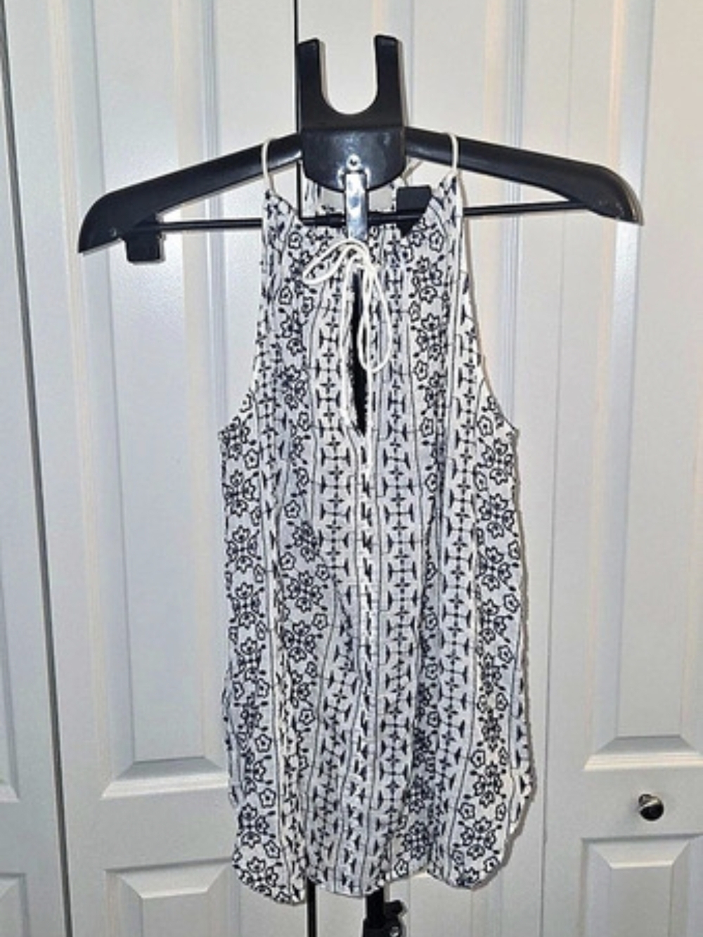 LOFT Floral Sleeveless Blouse in Blue & White Size XS
